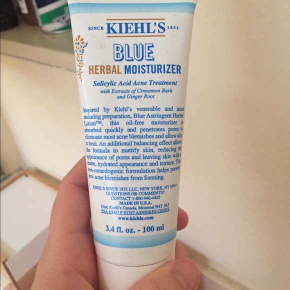 blue herbal moisturizer